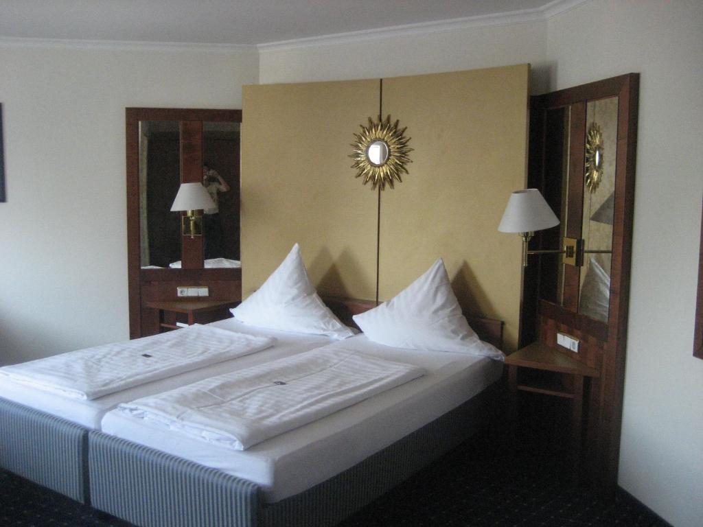 Hotel-Gasthof Maisberger Neufahrn bei Freising Room photo